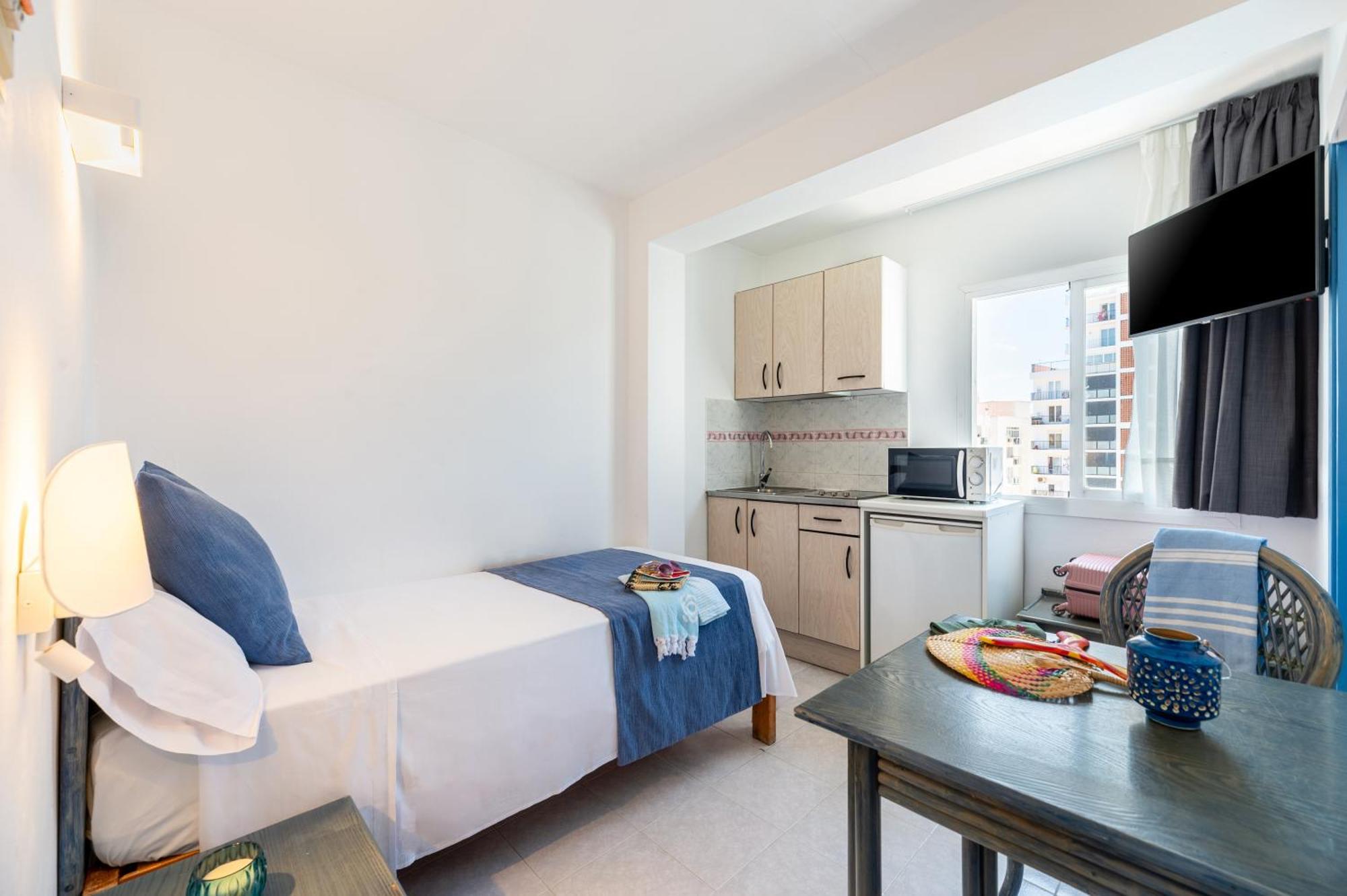 Hotel Apartamentos Vibra Central City - Adults Only San Antonio  Bagian luar foto