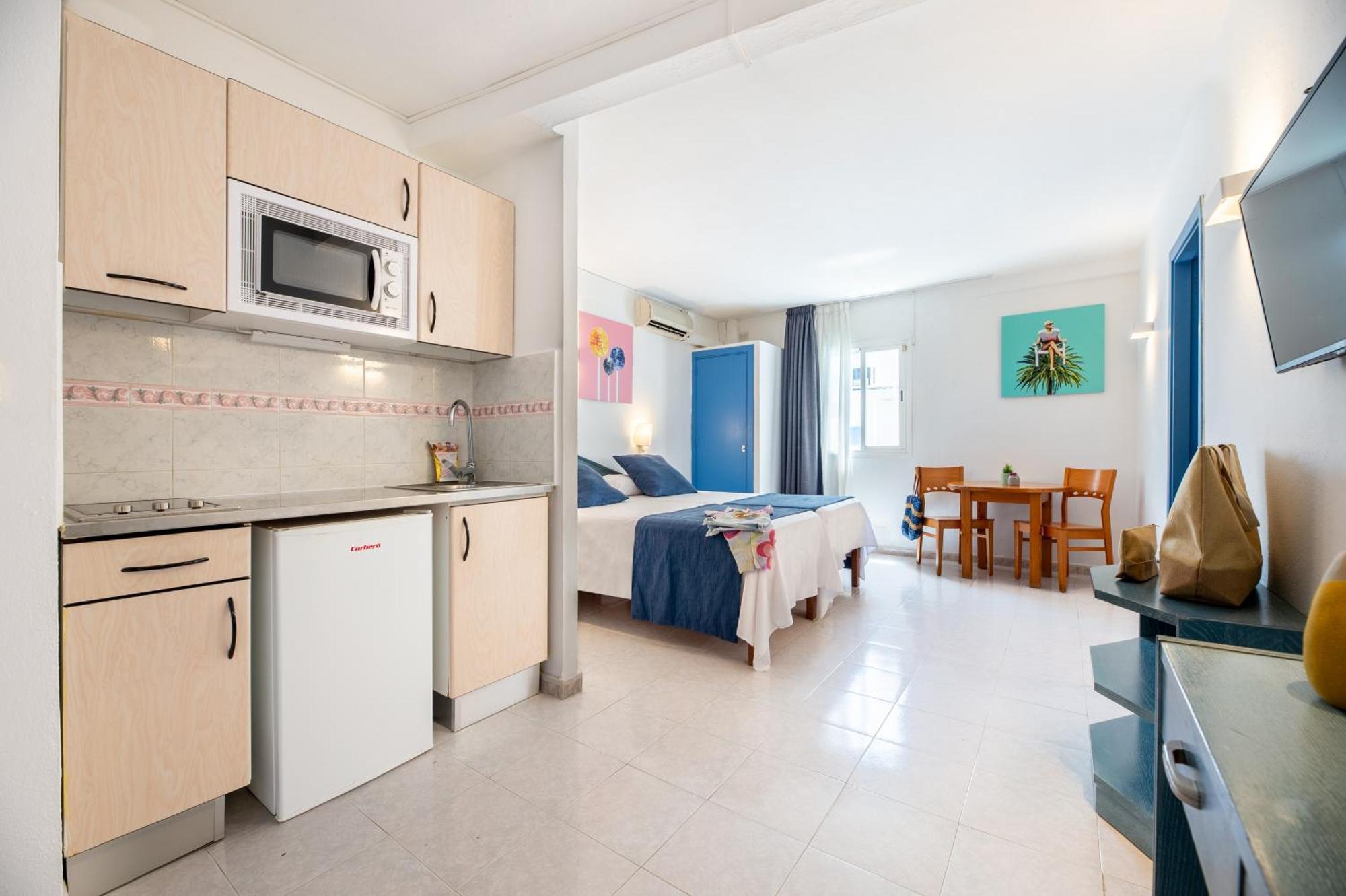 Hotel Apartamentos Vibra Central City - Adults Only San Antonio  Bagian luar foto