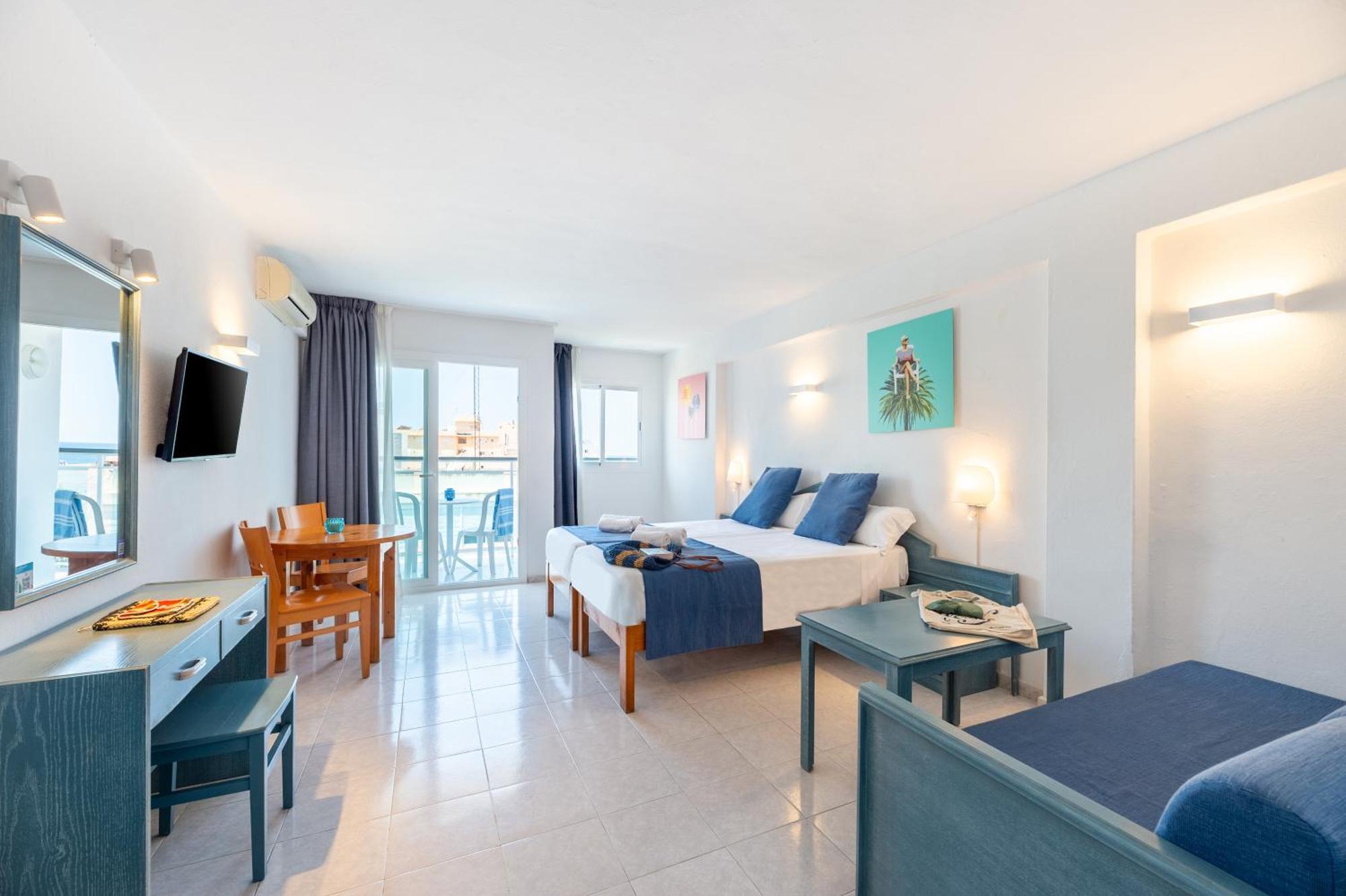 Hotel Apartamentos Vibra Central City - Adults Only San Antonio  Bagian luar foto