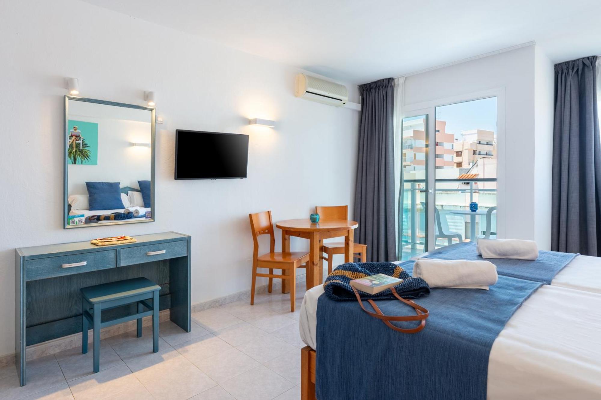 Hotel Apartamentos Vibra Central City - Adults Only San Antonio  Bagian luar foto
