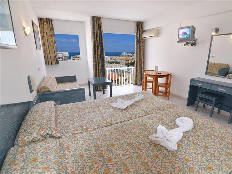Hotel Apartamentos Vibra Central City - Adults Only San Antonio  Bagian luar foto