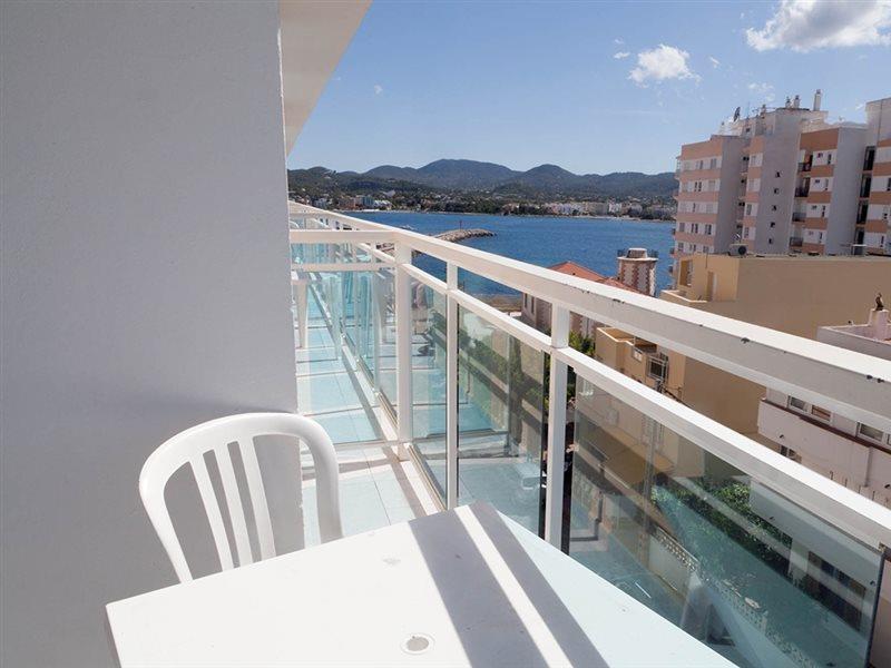 Hotel Apartamentos Vibra Central City - Adults Only San Antonio  Bagian luar foto