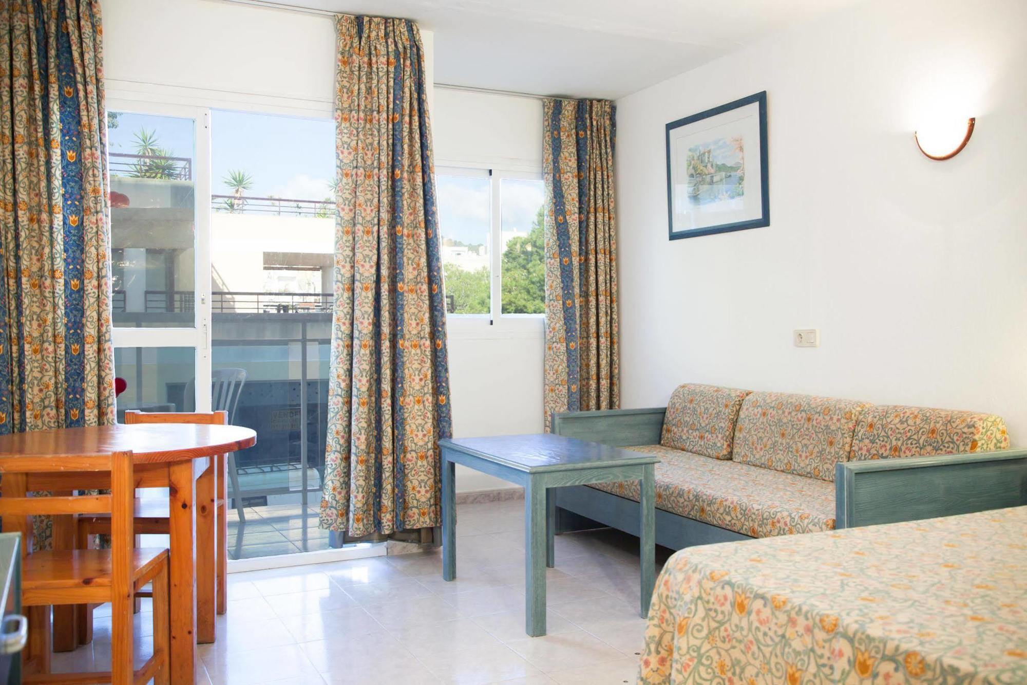 Hotel Apartamentos Vibra Central City - Adults Only San Antonio  Bagian luar foto