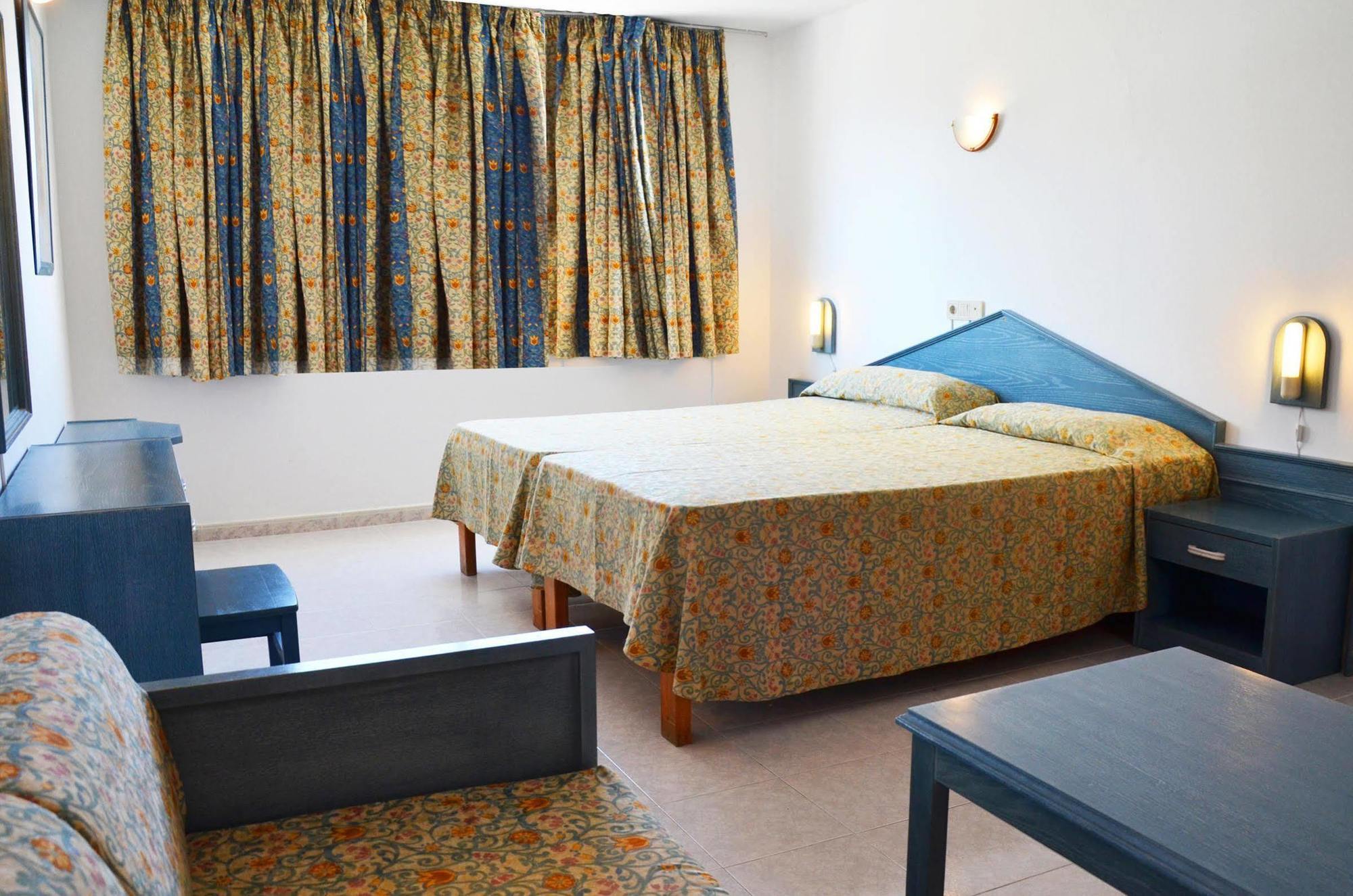 Hotel Apartamentos Vibra Central City - Adults Only San Antonio  Bagian luar foto