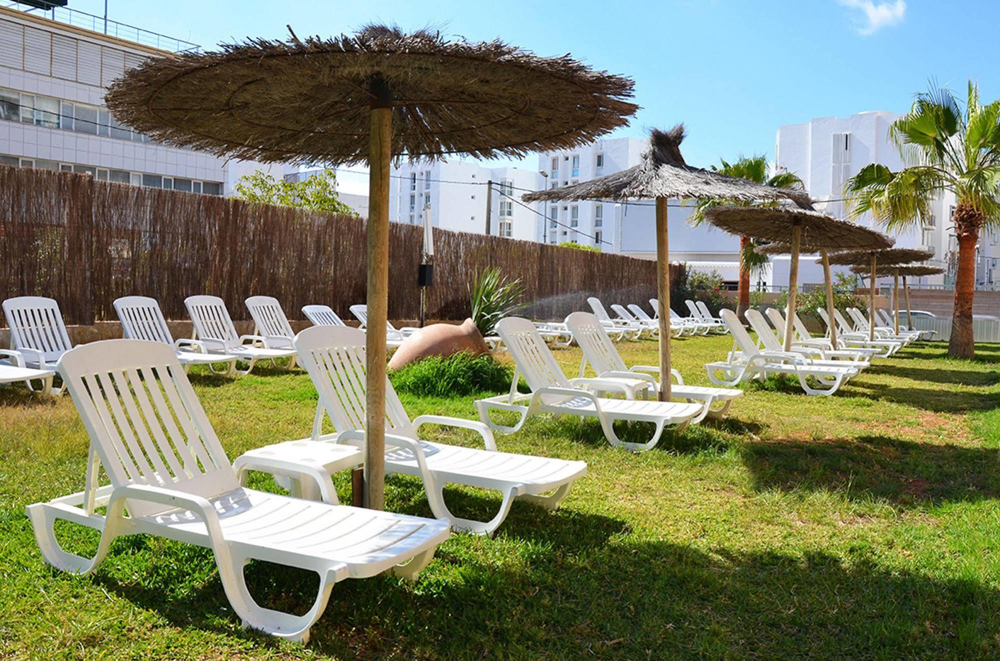 Hotel Apartamentos Vibra Central City - Adults Only San Antonio  Bagian luar foto